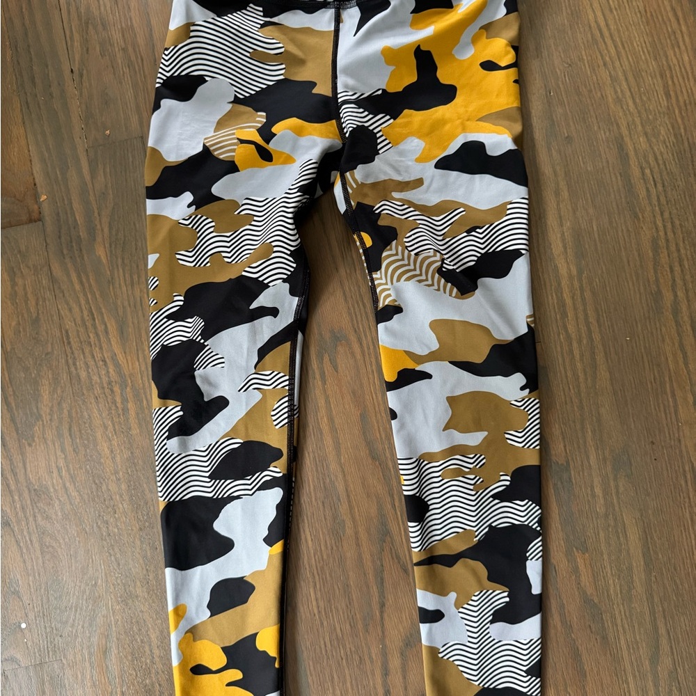 Noli Black and Yellow Leggings Bold Camouflage Design